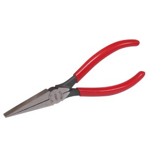 Pinza para electricista con mango rubber grip de 6-5/8″ punta plana Urrea 227G