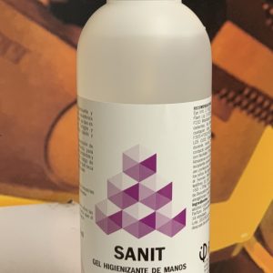 BOTE 0,5 L. GEL HIDROALCOHOLICO SANIT CON DOSIFICADOR (CUMPLE LA UNE-EN 14476)